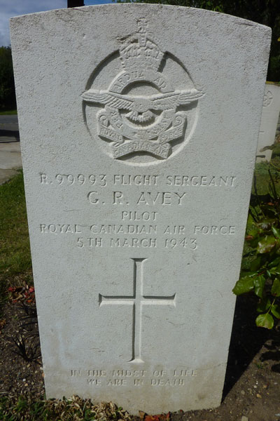 images/people/Greystone_Doyle_Cumberbatch/War_Graves_St_Swithuns/Gerald-Russell-Avey-Gravestone